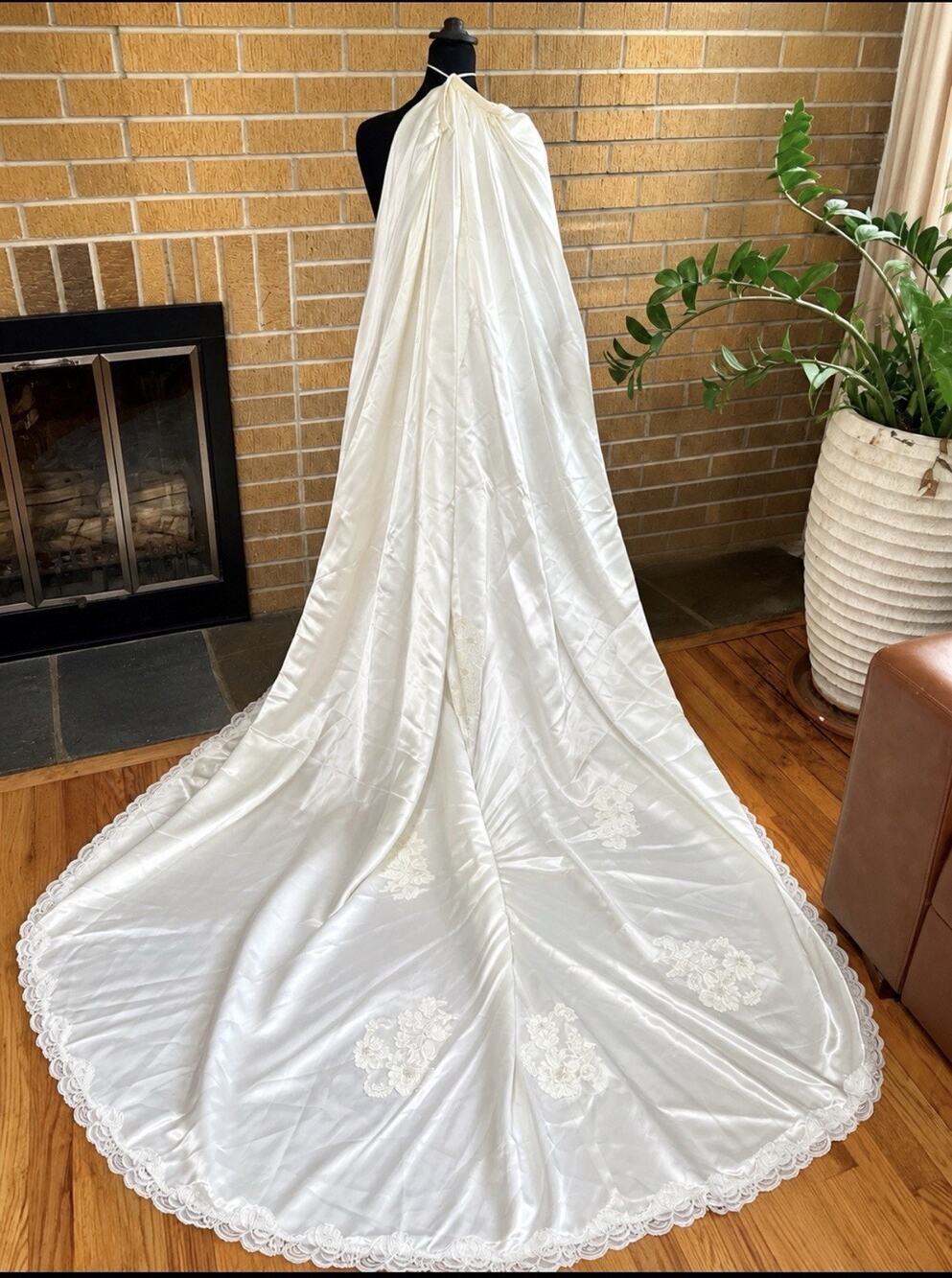 VTG Victorian Wedding Veil Laced Floral Crochet Romantic Ivory Satin Heirloom
